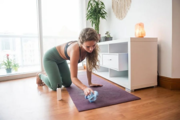 Cách vệ sinh thảm tập yoga đúng cách nhất ngay tại nhà